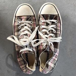 Unique Plaid Converse Size 7 women’s or 5 men’s